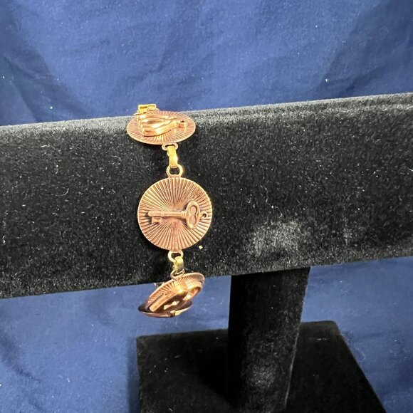 Vintage Gold-Tone Charm Bracelet W/ Good Luck Symbols & Unique Engravings - Picture 4 of 4